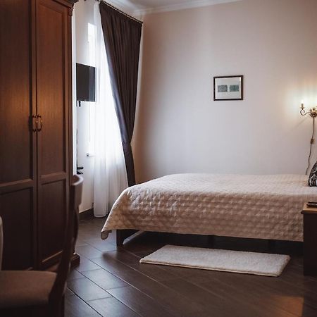 Ekaterinoslav Hotel Dnipro Ngoại thất bức ảnh