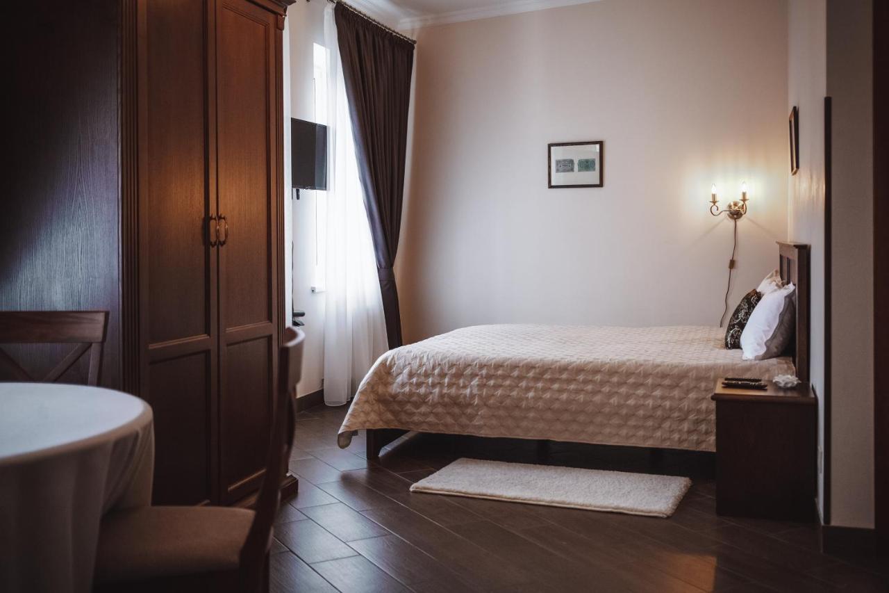Ekaterinoslav Hotel Dnipro Ngoại thất bức ảnh